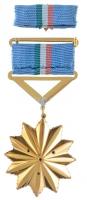 1974. "Béke és Barátság Érdemrend" aranyozott, zománcozott fém kitüntetés mellszalaggal, s...