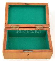 Fa láda. Kovácsoltvas rózsa dísszel. Kulcs nélkül 22x13 cm