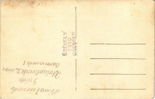 Csenger, munkások traktorral. Székely photo (fl)