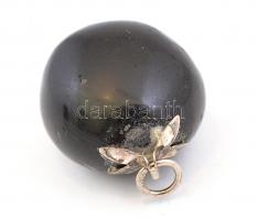 Fekete féldrágakő medál, h: 2 cm