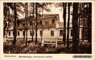 1943 Balatonújhely (Siófok), Közellátásügyi minisztérium üdülője. Portózott