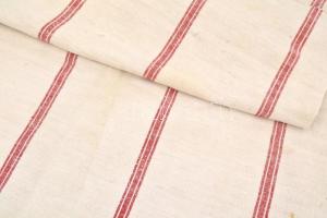 Abrosz (terítő), zsákvászon szőttes, virág motívummal, foltos, foltozott lyukkal, 130x138 cm