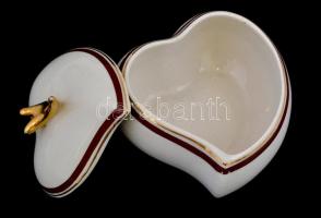 Szív alakú porcelán tál, aranyozott, kézzel festett, jelzett, kopásokkal, 15,5x14x12