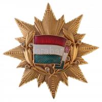 1976. A Magyar Népköztársaság gyémántokkal ékesített Zászlórendje zománcozott, aranyozott tombak kitüntetés, a tű beütő nélkül, nem adományozott, feltehetően az 1980-as években készült példány (80,5x80,5mm) T:1- NMK.: 680.