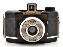 cca 1950 Coronet 66 bakelit fényképezőgép, 6×6-os képméret, működőképes állapotban / Vintage British...