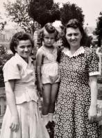 cca 1950-1960 11 db privát csoportkép, fotólap, 9×14 cm