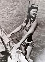 Fürdőruhadivat, 4 db feliratozott MTI sajtófotó, 27×18 cm