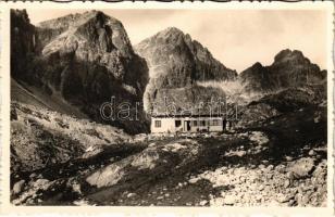 1942 Tátra, Magas-Tátra, Vysoké Tatry; Velká studená dolina, Zbojnícka chata KCST. Grafo Cuda Holice / Nagy-Tarpataki-völgy, Hosszú-tavi-menedékház / mountain peaks, chalet, tourist house