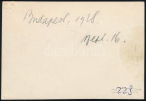 1928 Kinszki Imre (1901-1945) budapesti fotóművész hagyatékából, a szerző által feliratozott és datá...