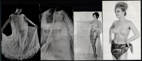 cca 1974 Izgalmas sejtelmek, szolidan erotikus fényképek, 4 db vintage fotó, hullámos, 14,8x8,5 cm és 18x11,5 cm között
