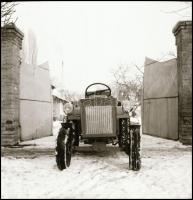 cca 1960 Házilagosan buherált csettegők és egyéb járművek, Demeter Sándor (?-?) szentesi fényképész ...