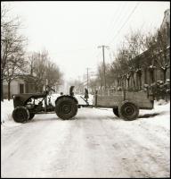 cca 1960 Házilagosan buherált csettegők és egyéb járművek, Demeter Sándor (?-?) szentesi fényképész ...