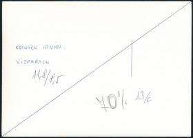 cca 1979 Kotnyek István: Vízparton, feliratozott vintage fotóművészeti alkotás, 12,2x17,2 cm