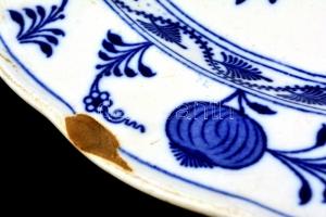 Brown Westhead Moore Meissen antik porcelán tétel, össz 2 db: Kínáló, perem alatt kisebb lepattanáss...