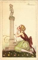 1922 Lady with Cupid statue. Italian romantic art postcard. Anna & Gasparini 535-1. s: A. Busi (EK)