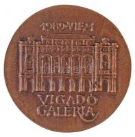 Asszonyi Tamás (1942-) 1989. "Dachauer Künstler / 1989. VII. 21. / Vigadó Galéria" kétolda...