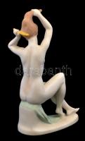 Aquincumi porcelán fésülködő akt, kézzel festett, jelzett, kis kopásnyomokkal, m: 22 cm