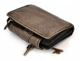 Playboyos műbőr pénztárca, kulcstartókkal, apró sérülésekkel 10x11 cm