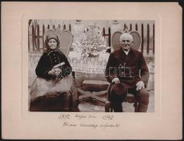 1942 Az 50. házassági évfordulón készült vintage fotó, Hajdú János csongrádi fényképész hagyatékából, 17x23 cm, karton (sarka hiányos) 25x33 cm