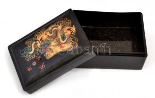 Távol-keleti sárkány-figurás lakkdoboz, 9,5x13x6,5 cm