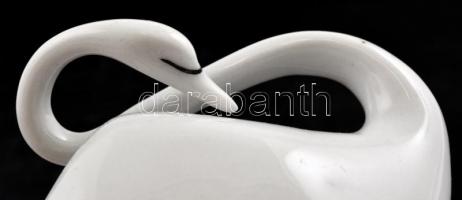 Hollóházi hattyú, kézzel festett, jelzett,egészen apró mázhibával, m: 8 cm