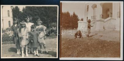 cca 1920 Játszadozó gyermekek a kúria előtt, fotó, 9x9,5 cm + cca 1920 Lányok kastélyparkban, virágkoszorúval, fotó, 8x8,5 cm