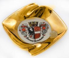 Bavaria jelzésű aranyozott címeres hamutál. Matricás, apró kopásokkal, 8x8 cm