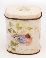 cca 1950-1960 Mads Stage (1922-2004) dán művész illusztrációjával díszített angol, kacsás fémdoboz, jelzett, kopott, rozsdával, 9x7x5 cm/ Mads Stage (1922-2004) duck tin box, signed, made in England, worn, rusty, 9x7x5 cm/