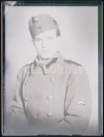 cca 1944 és 1947 között készült katonai fotók (kézifegyverek, kitüntetések, feleségek, bajtársak, st...