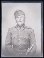 cca 1944 és 1947 között készült katonai fotók (kézifegyverek, kitüntetések, feleségek, bajtársak, st...