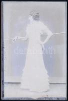 cca 1948 Mosonyi Antalné (?-?), (Marika fotó) kiskunfélegyházi műtermében és szabadban készült 16 db...