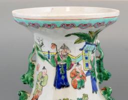 Kínai kézzel festett porcelán váza, jelzés nélkül, kis kopásnyomokkal, m: 46 cm