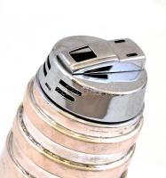 Ezüst(Ag) öngyújtó, fém felsőrésszel, jelzett, alján kis horpadásokkal, utánatölthető, m: 10,5 cm, b...