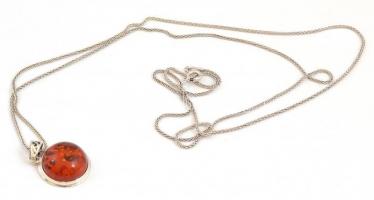 Ezüst(Ag) nyaklánc borostyán medállal, jelzett, h: 68 cm, d: 1,6 cm, bruttó: 4,8 g