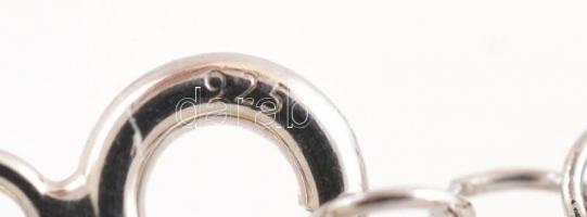 Ezüst(Ag) nyaklánc gyöngy díszítéssel, hozzáillő fülbevalópárral, jelzett, h: 21,5 cm, d: 1,1 cm, br...