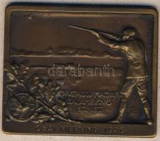 1926. "Országos Magyar Galamblövő Egylet" Br plakett. Szign. M.Strobl T:2