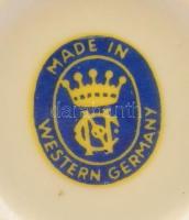 Epiag porcelán csésze, matricás, jelzett, kopásokkal m: 4,5
cm + Nyugat-németországi porcelán kosár...