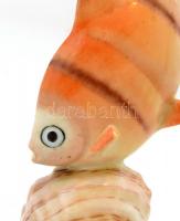 Drasche halacska a csigaháznál, kézzel festett, apró kopásnyomokkal, jelzett, m: 15 cm