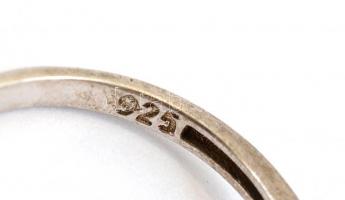 Ezüst(Ag) színes kövekkel díszített ékszerszett (nyaklánc, karkötő, gyűrű, fülbevalópár), jelzett, b...