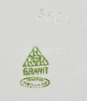 Össz. 5 db porcelán tányér: 2 db Hüttl Tivadar, matricás, jelzett, mindkettő sérült, d: 25 cm + 2 db...