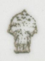 Össz. 5 db porcelán tányér: 2 db Hüttl Tivadar, matricás, jelzett, mindkettő sérült, d: 25 cm + 2 db...