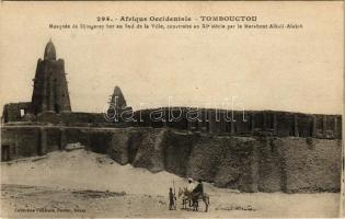 Timbuktu, Tombouctou; Mosquée de Djingerey ber au Sud de la Ville, construite au XI siécle par le Marabout Alkali -Alakib / Djinguereber Mosque, donkeys