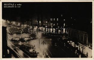 Beograd, Belgrád, Belgrade; de nuit / at night, automobile, shops. Edition L. Paller 83.