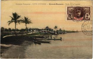 1908 Grand-Bassam, Cote dIvoire, Bords de la Lagune / lagoon, boats, shore. Collection B. S. T. TCV card (wet corners)