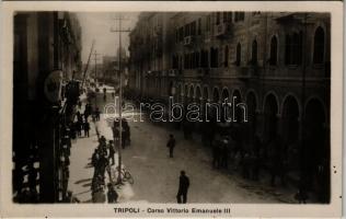 Tripoli, Corso Vittorio Emanuele III / street view, bicycle, shops. Fot. La Commare