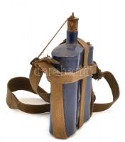 Régi zománcozott fém kulacs, szíjjal, enyhén kopottas állapotban 25,5x14 cm