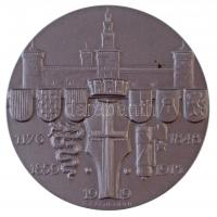 Olaszország ~1944. Milánó önkormányzata fém emlékérem dísztokban. Szign.: G. Castiglioni (41,5mm) T:1- Italy ~1944. Municipality of Milan - Il Comune di Milano metal commemorative medallion in case. Sign: G. Castiglioni (41,5mm) C:AU