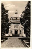 Krasznahorkaváralja, Krásnohorské Podhradie; mauzóleum / mausoleum