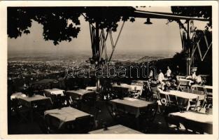 Budapest XII. Kilátás a Jánoshegyről, étterem terasza