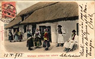 1902 Mohács, sokácz ház udvara. TCV card (EK)